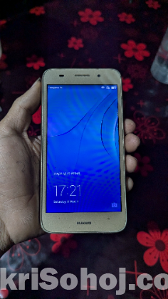 Huawei Y3. (Used)